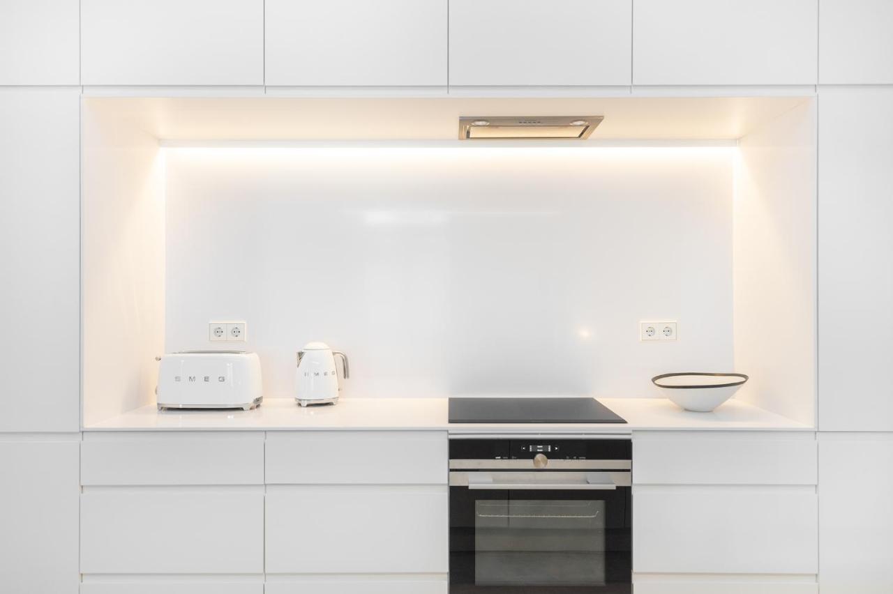 WHome Av da Liberdade Deluxe Apartment with AC and Parking - 4