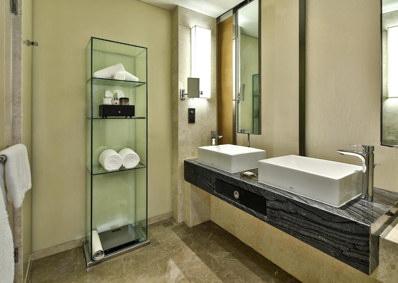 Crowne Plaza Chengdu Wenjiang, an IHG Hotel photo
