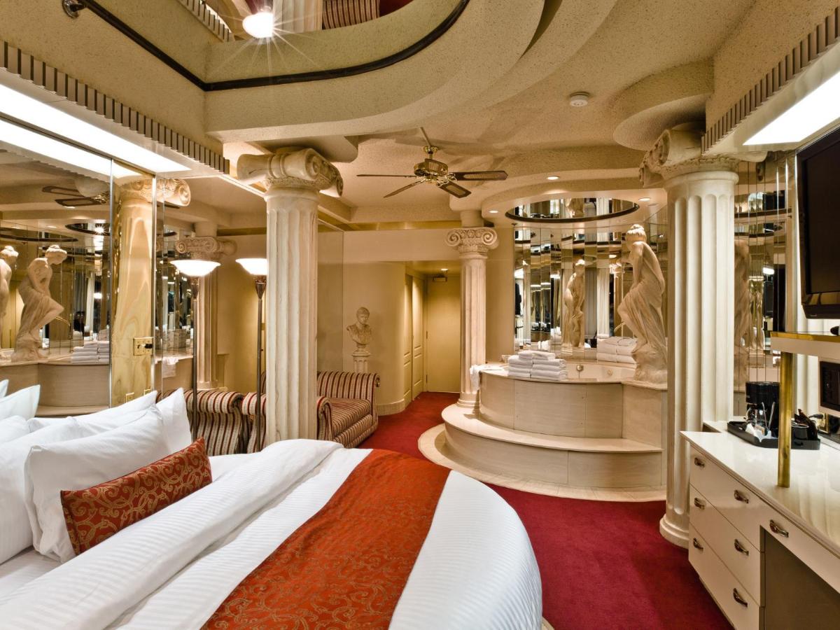 Fantasyland Hotel Edmonton Updated 21 Prices