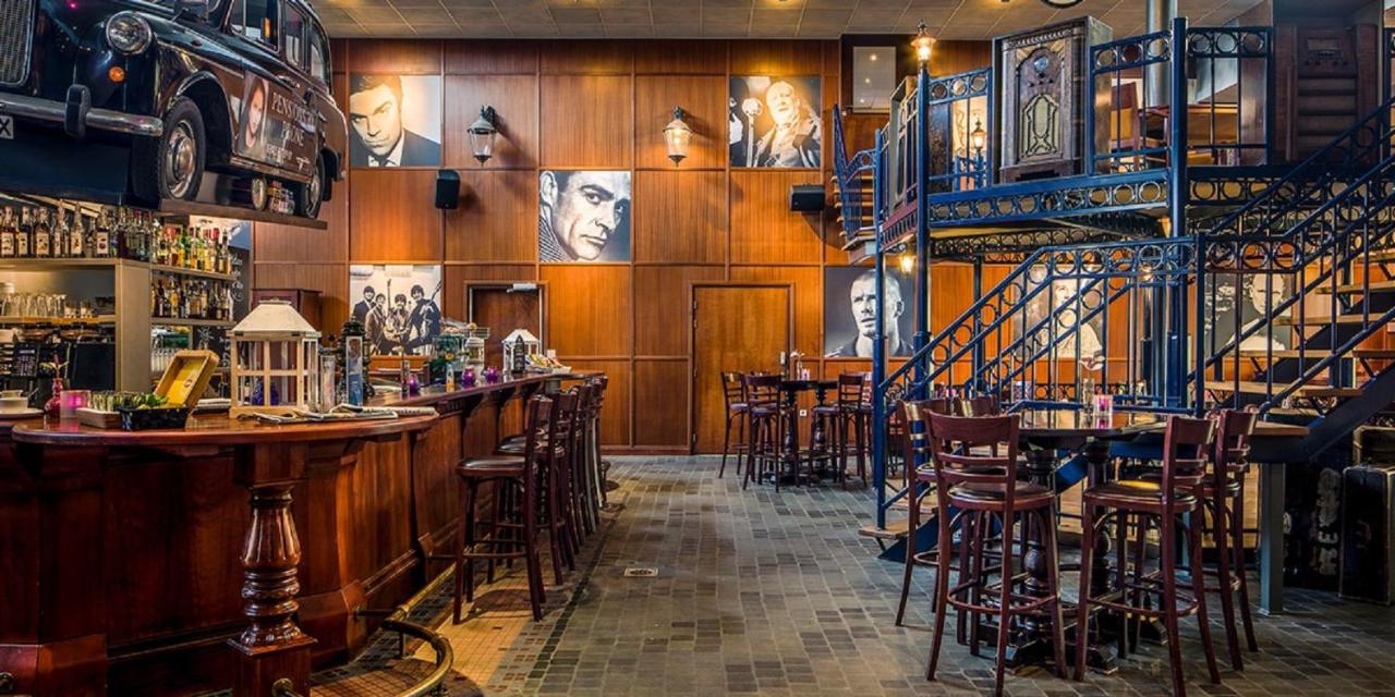 De lounge of bar bij Fletcher Wellness-Hotel Brabant-Mill