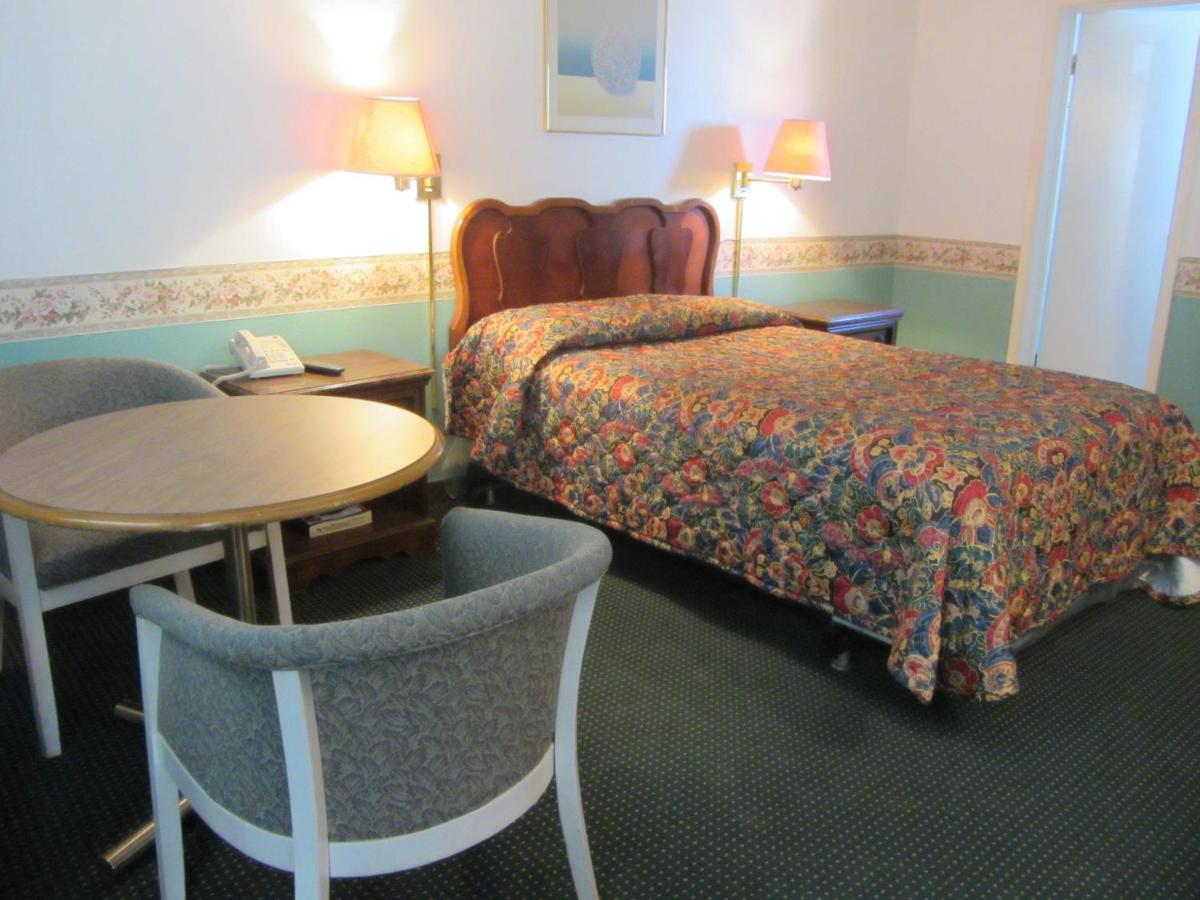 Sunset Motel — photo 13
