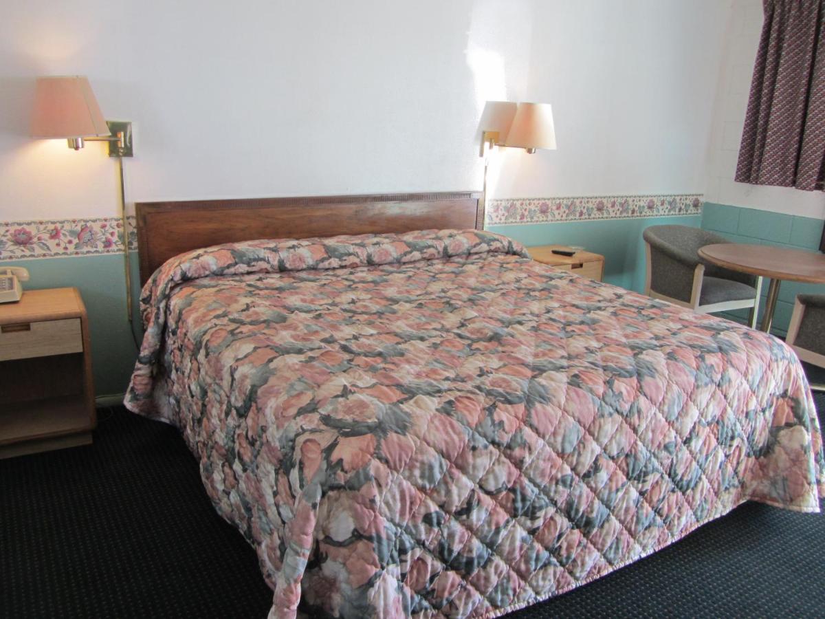 Sunset Motel — photo 11