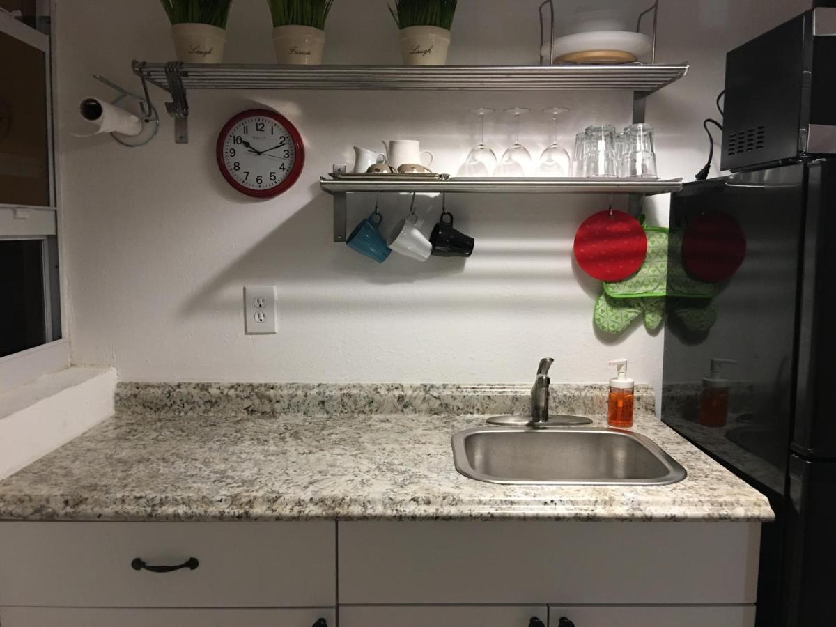 Private Studio blocks from Coconut Grove - 3