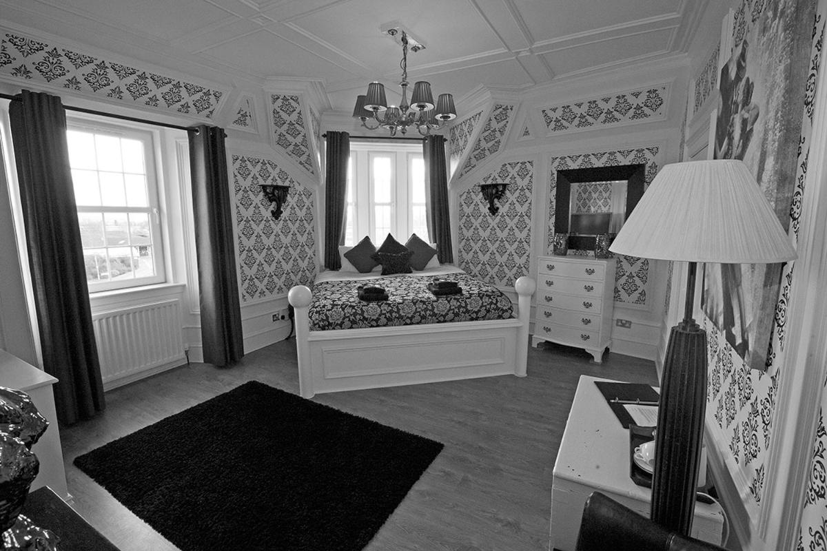 The Victoria House B&B; - Laterooms