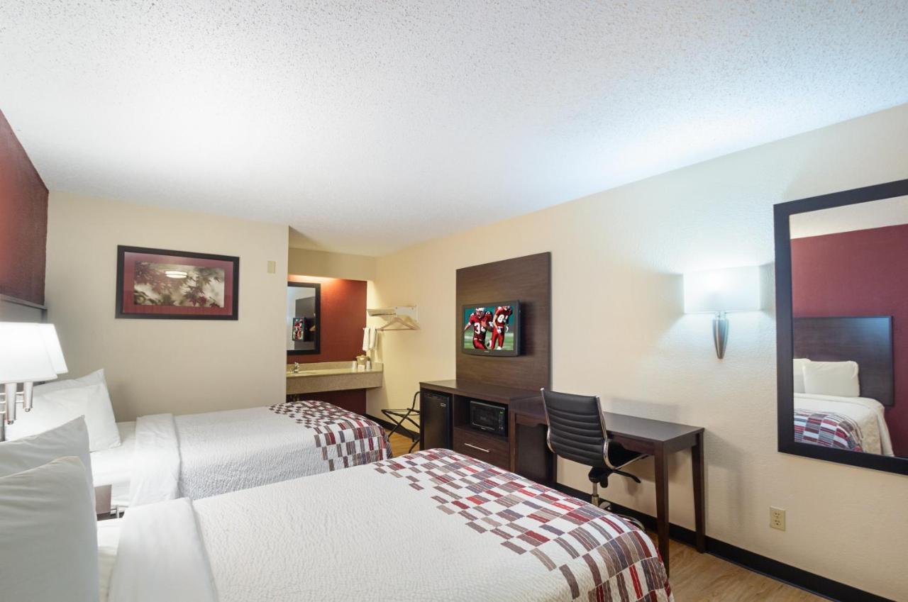 Red Carpet Inn — photo 19