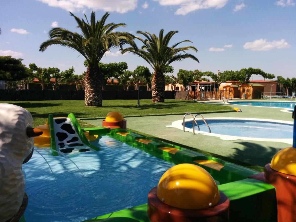 Heated swimming pool: Mediterrani Natura Spa Resort