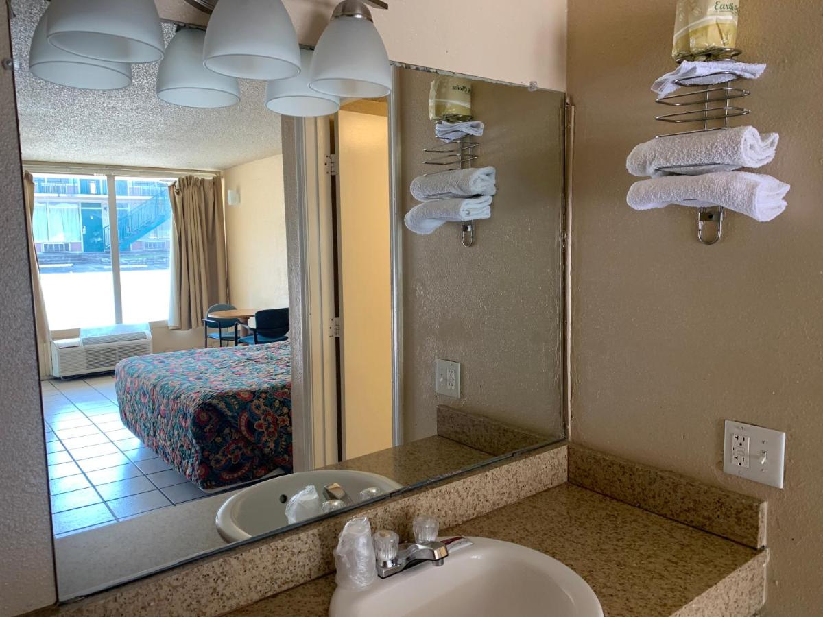 Budget Inn — photo 3