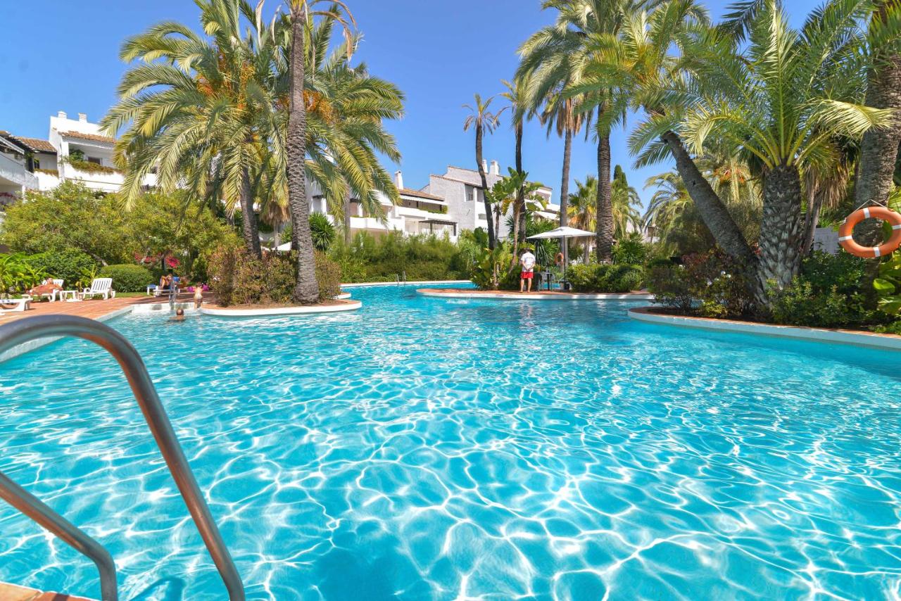 Luxurious beachside in the heart of Puente Romano, Marbella ...