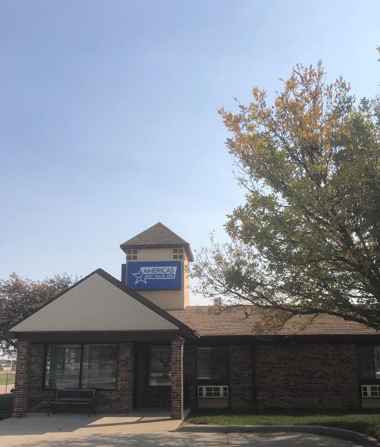 Americas Best Value Inn Onawa — photo 1