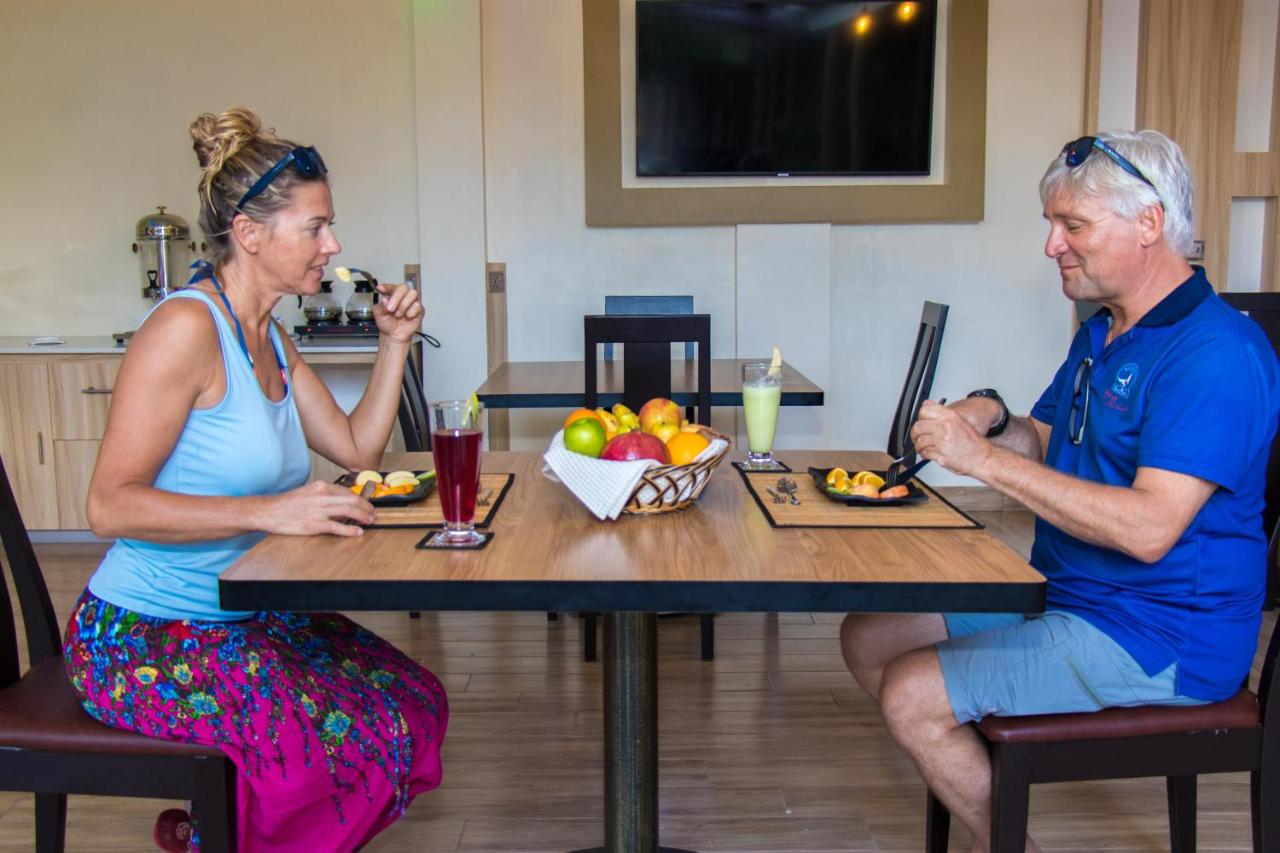 Rosy Villa Hotel - 3