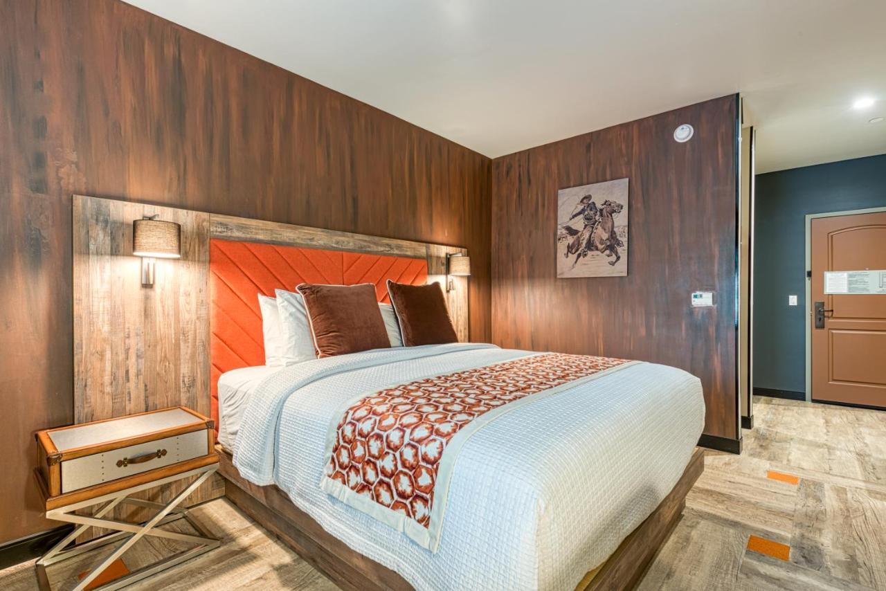 Hotel Lexen Newhall & Santa Clarita - Near Six Flags Magic Mountain — photo 4