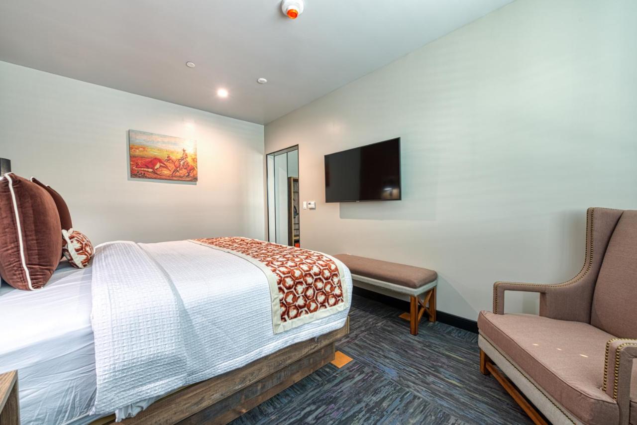 Hotel Lexen Newhall & Santa Clarita - Near Six Flags Magic Mountain — photo 7