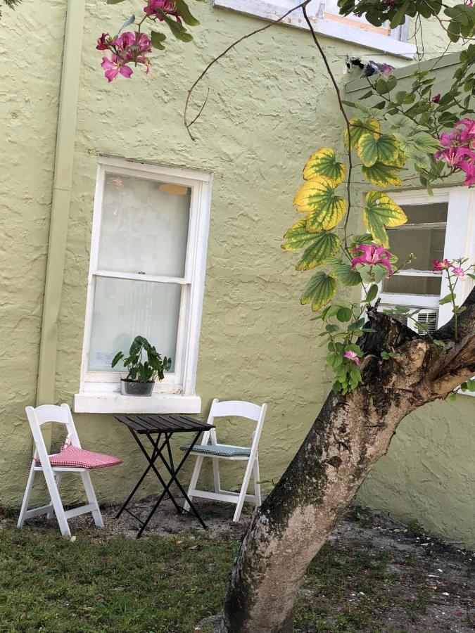 Sunny and Charming Suite next to MIA - 3