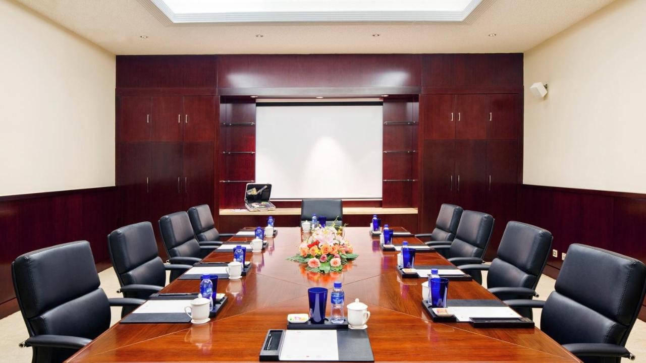 Crowne Plaza Shanghai Pudong, an IHG Hotel photo