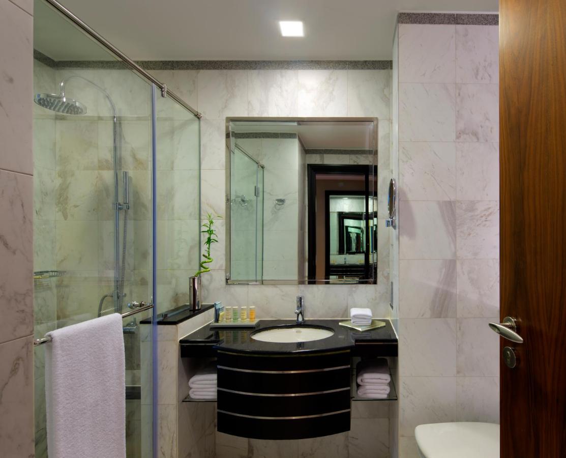 Radisson Blu Hotel, Dubai Media City photo