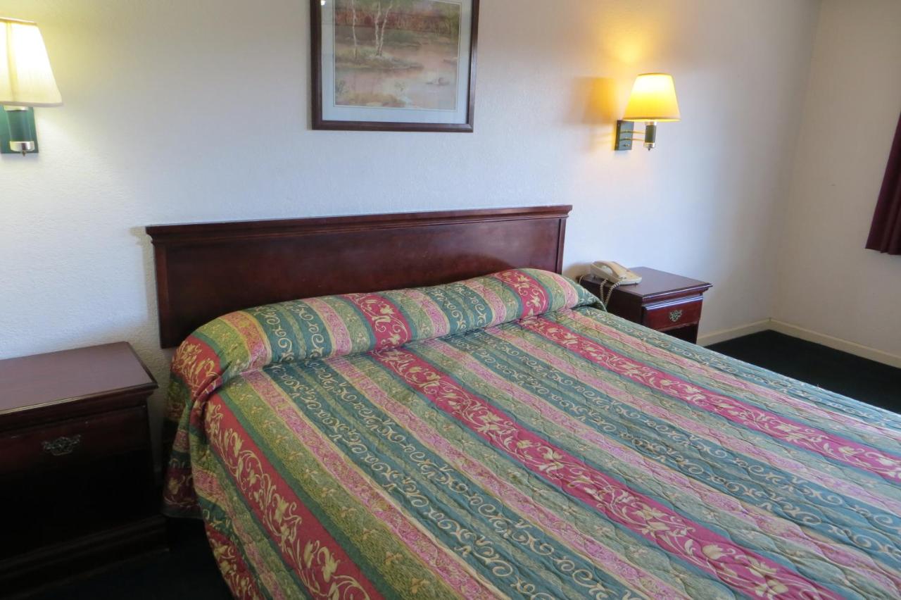 Capri Motel — photo 19