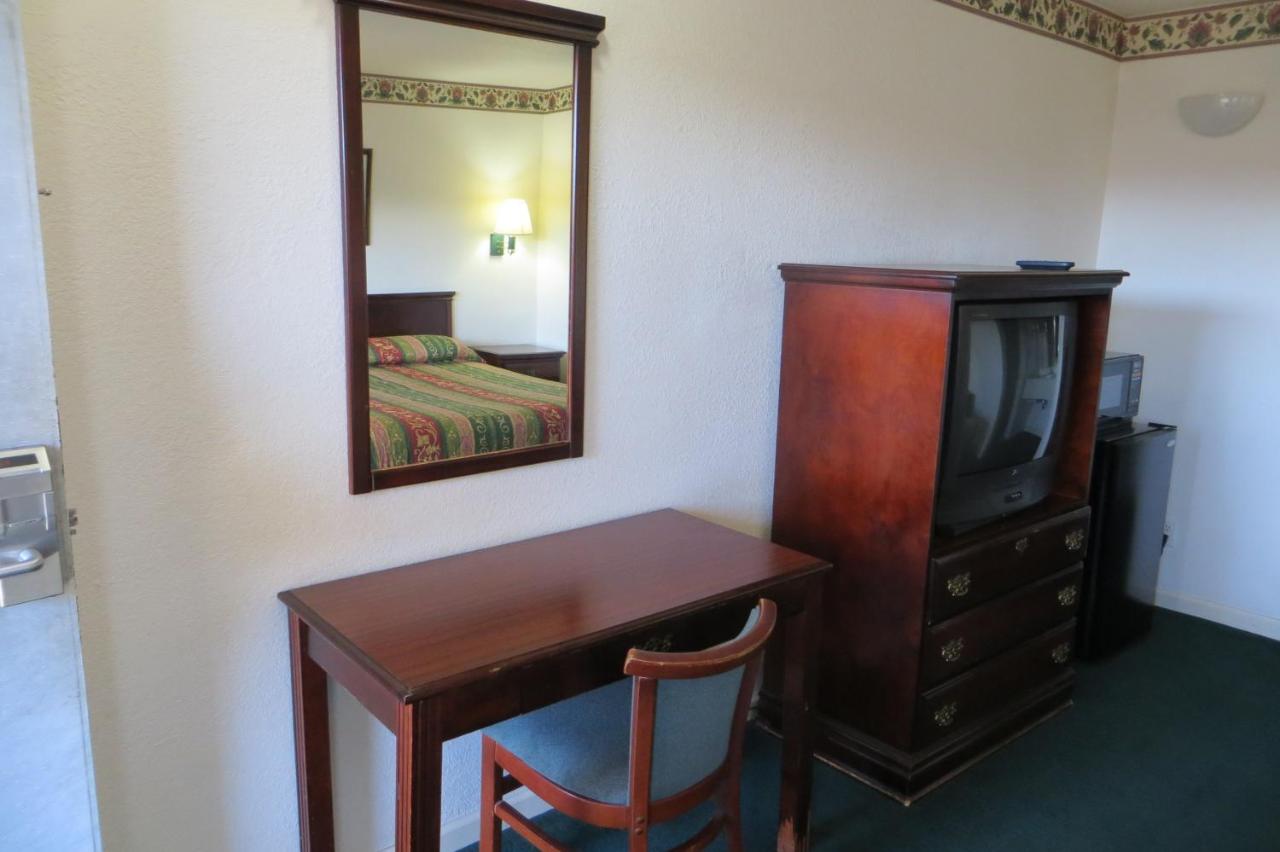 Capri Motel — photo 20