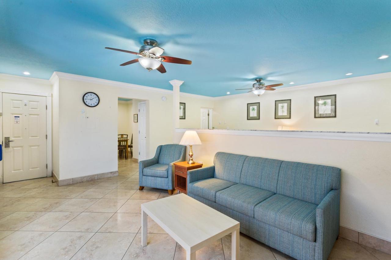 Bay Plaza Hotel — photo 14