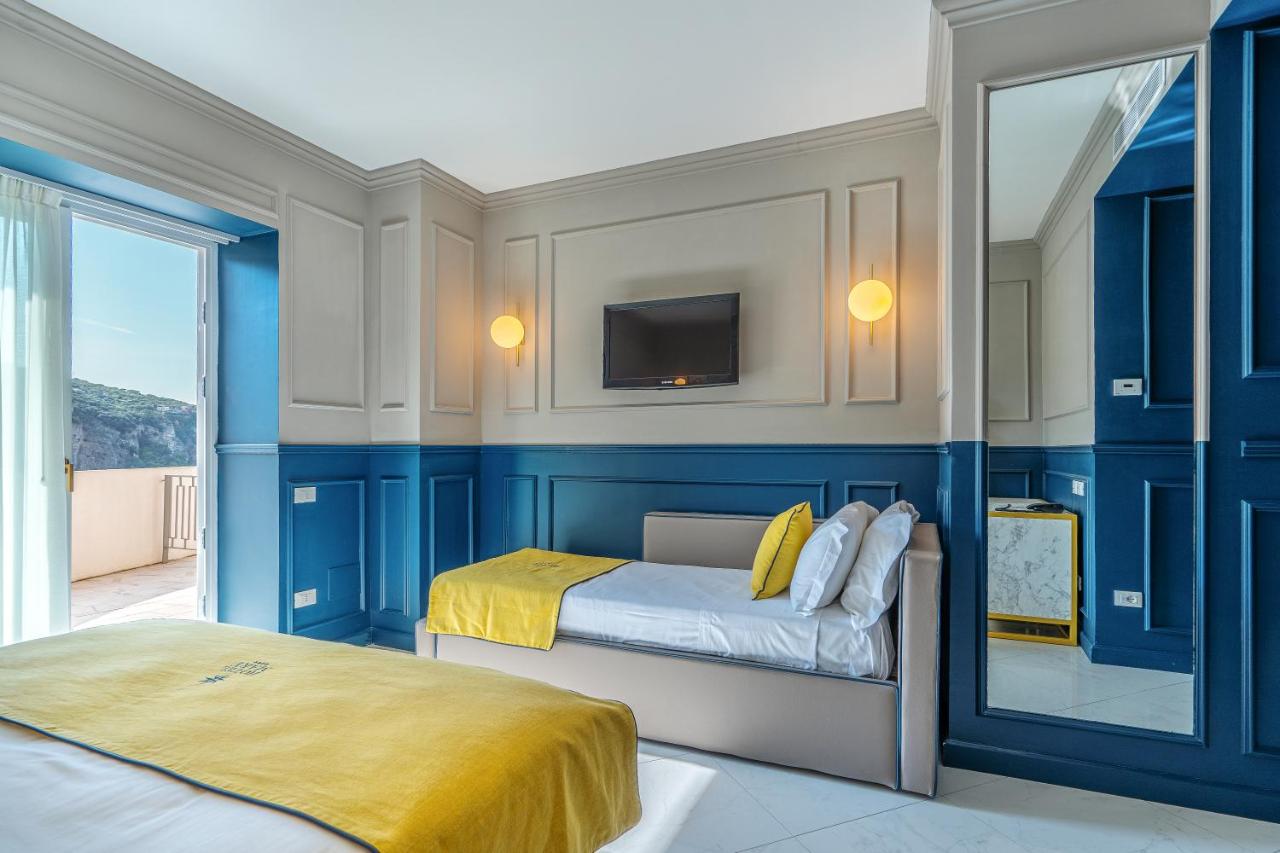 Hotel Mary photo