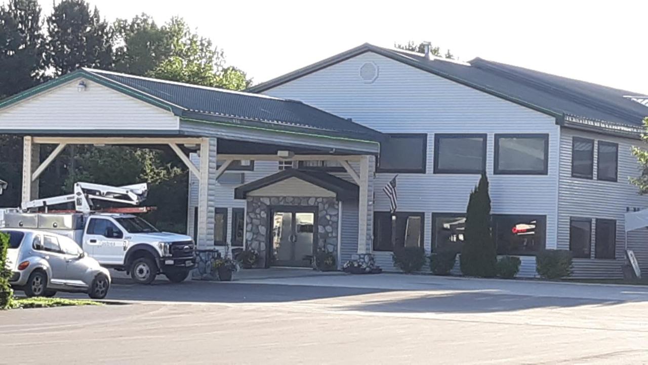 Pleasant Moose Lodge — photo 9