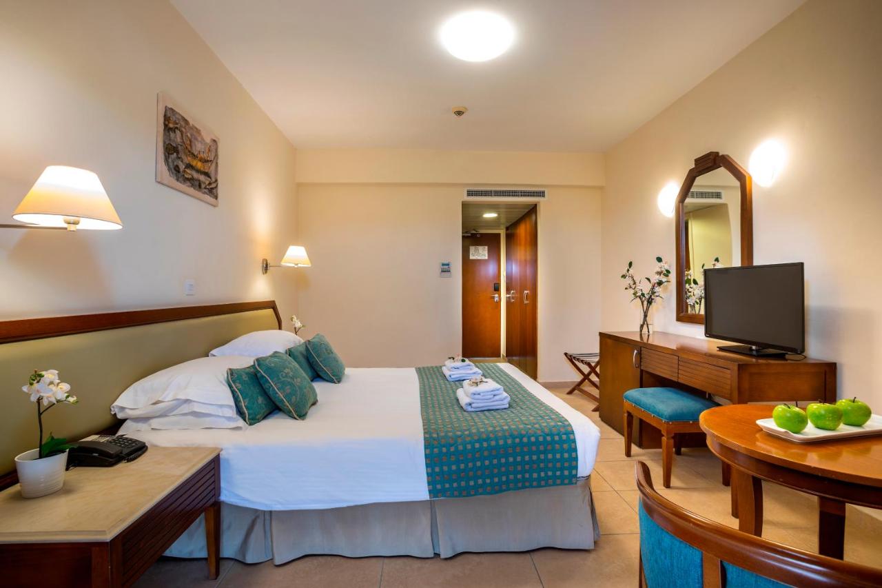 Aquamare Beach Hotel & Spa photo