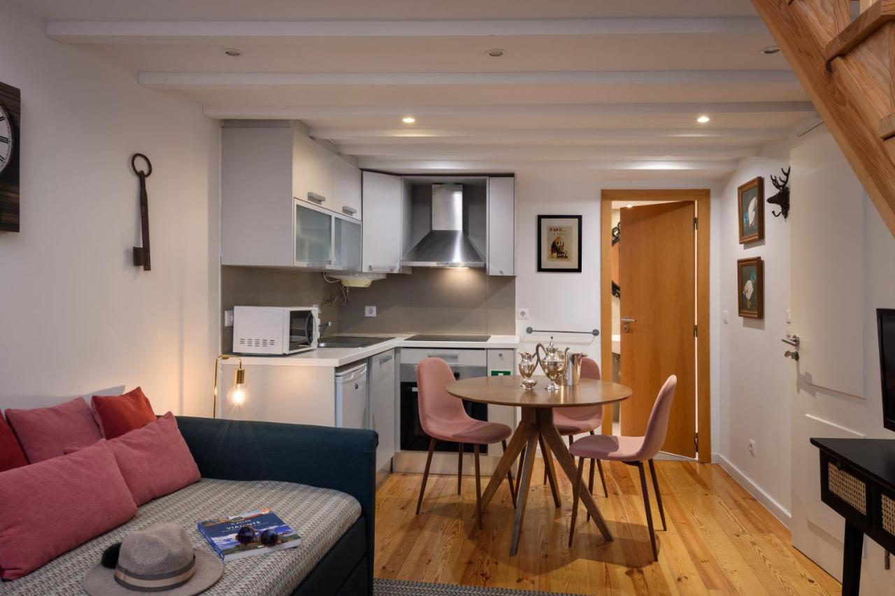 Alfama Yellow House - 4