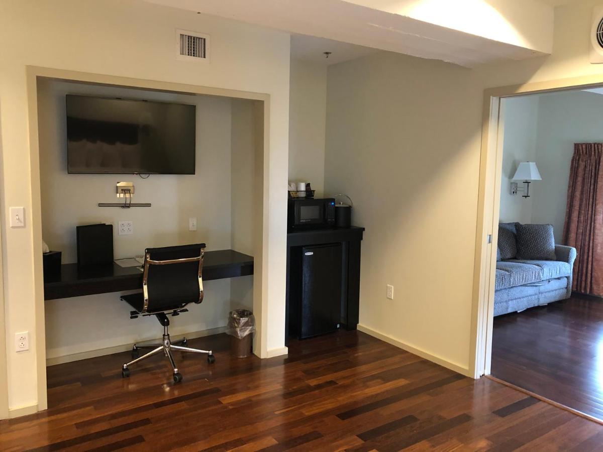 Grand Eastonian Hotel & Suites — photo 16