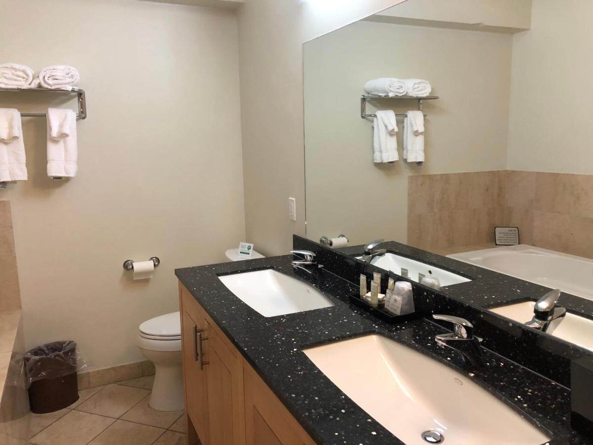 Grand Eastonian Hotel & Suites — photo 19