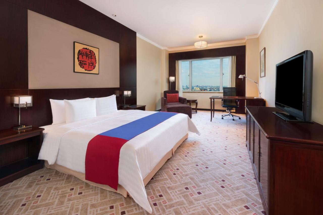 Crowne Plaza Shanghai Pudong, an IHG Hotel photo