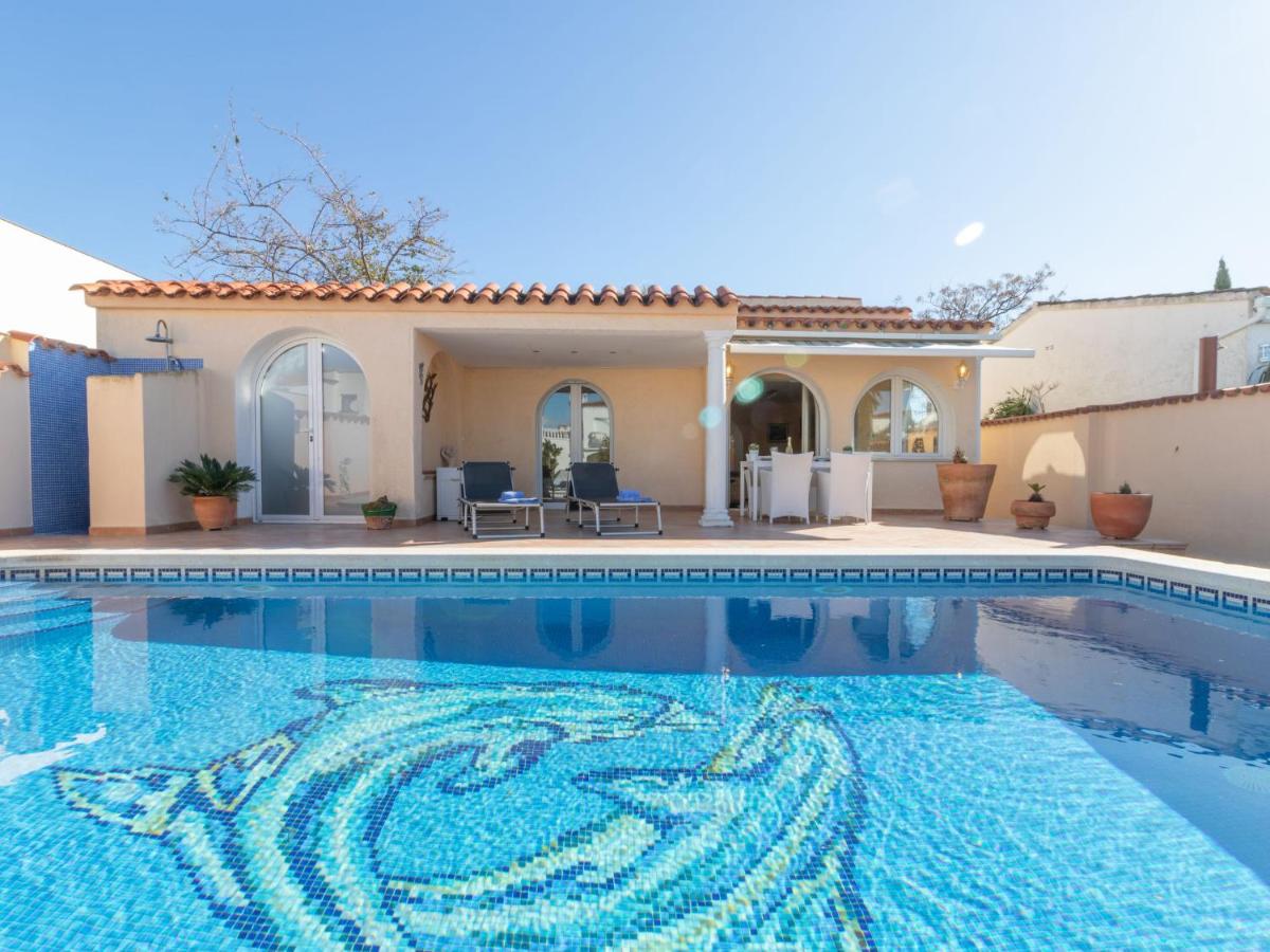 Holiday Home Bonica, Empuriabrava – Updated 2022 Prices