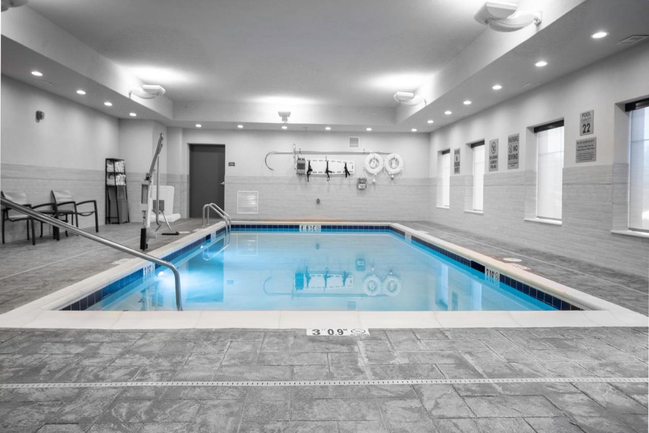 Heated swimming pool: Staybridge Suites Florence - Cincinnati South, an IHG Hotel