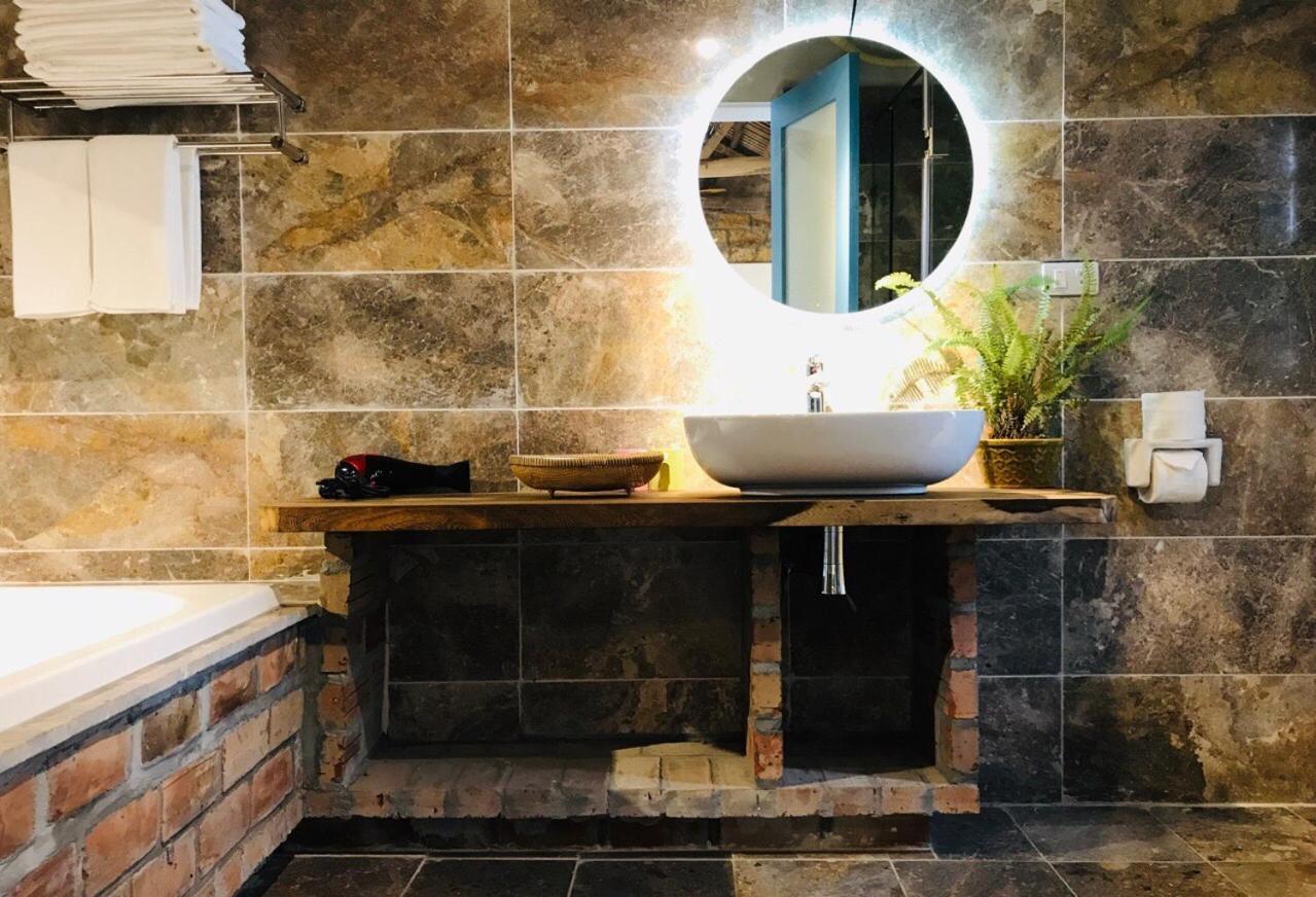 https://cf.bstatic.com/xdata/images/hotel/max1280x900/273790829.jpg?k=0a746b401223a8d2681d63978866094eac48b4c9b3398b06cd232d87bba6d5f3&o=&hp=1