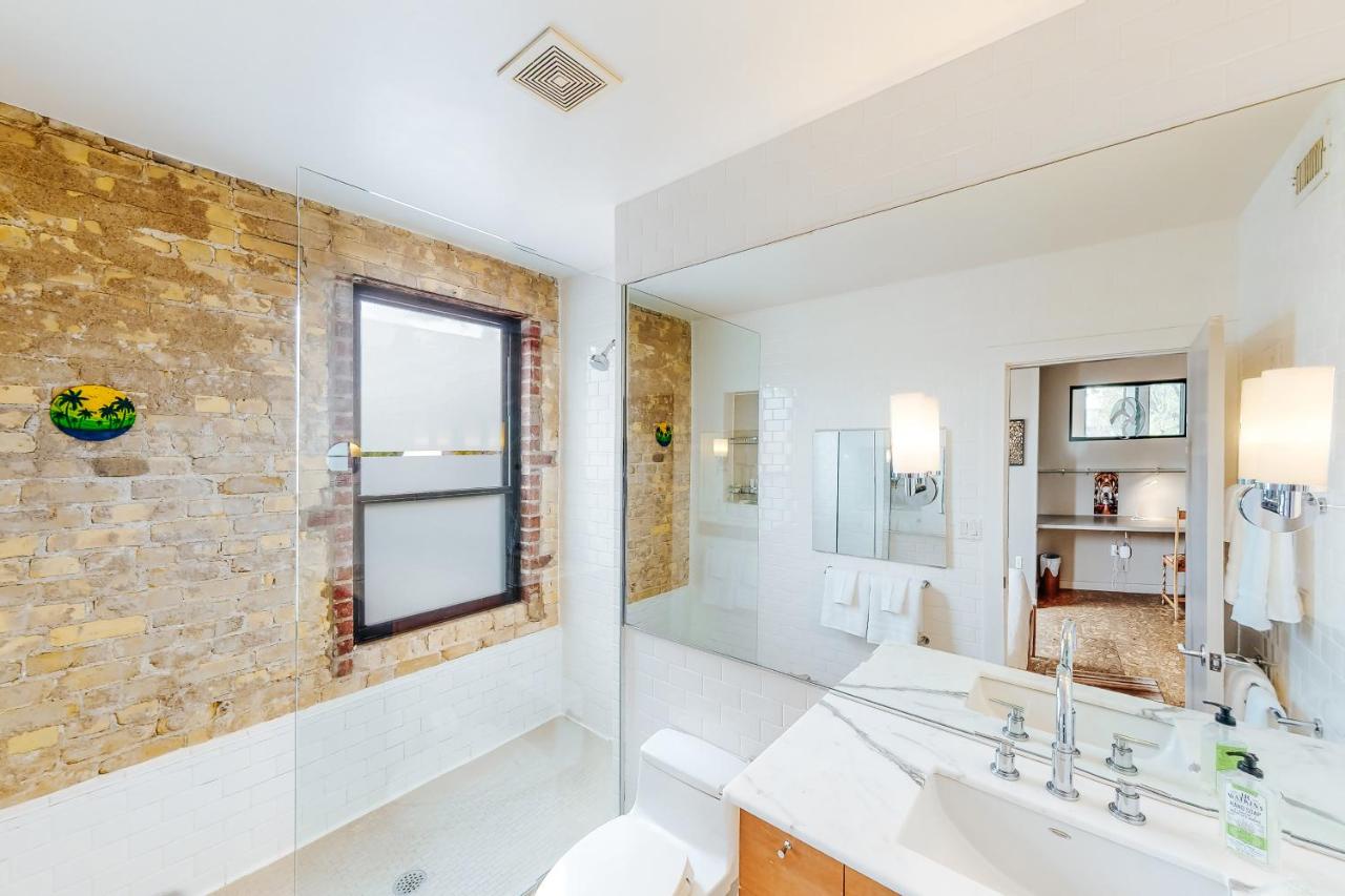 East 6th Historic Loft - 3