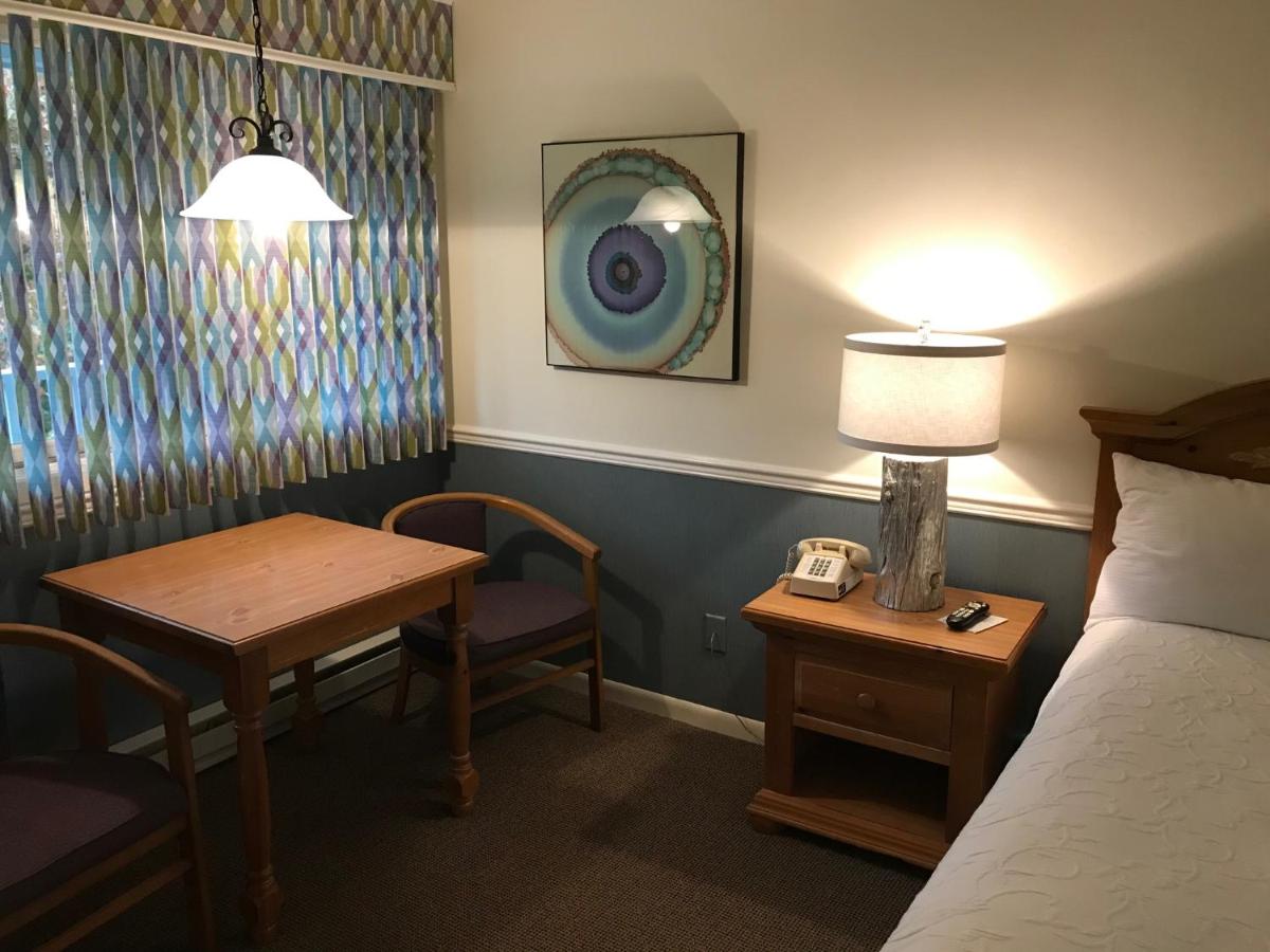 Main Street Motel — photo 15