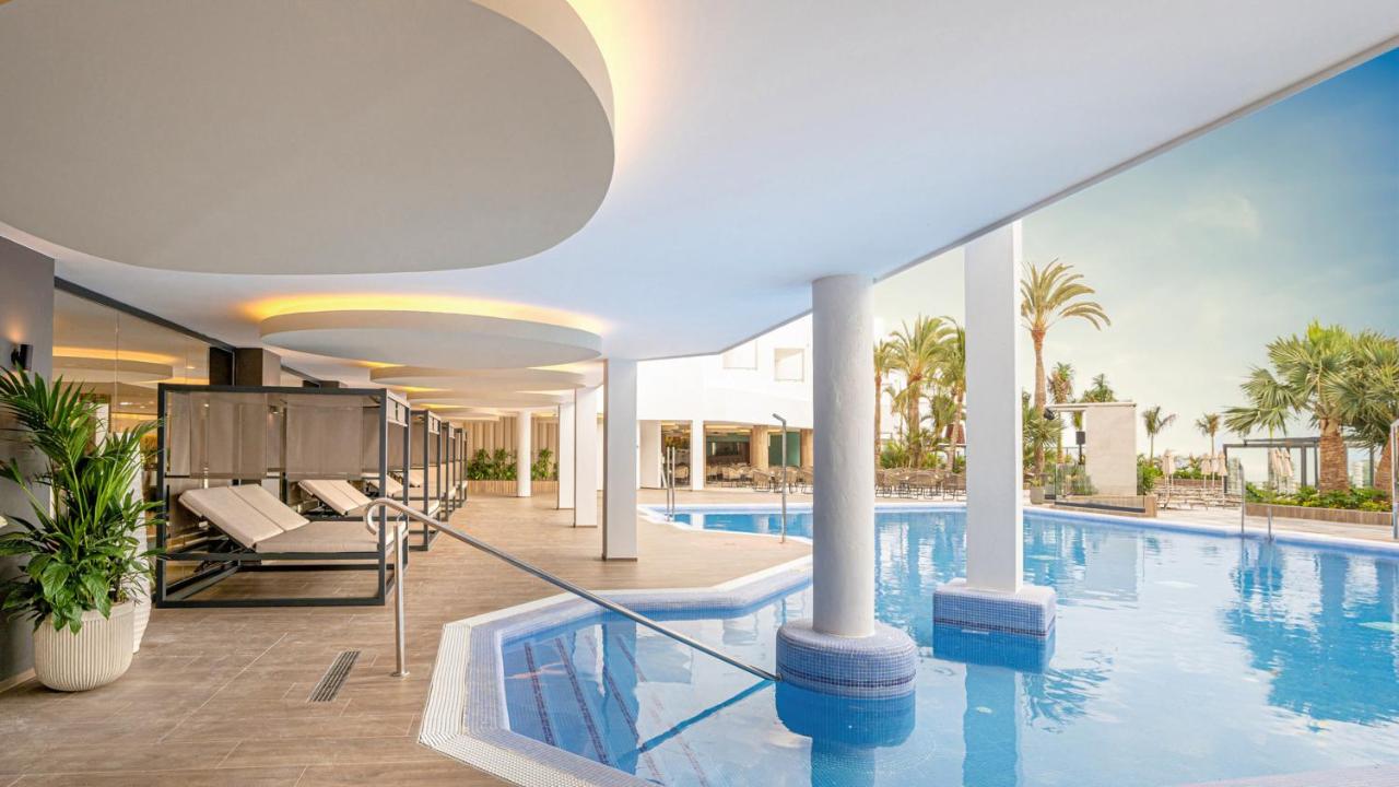 Heated swimming pool: Hotel Riu Palace Jandia