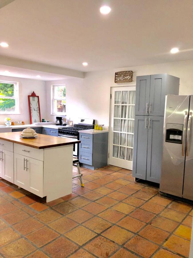 Spacious and Comfy Suite near MIA 2 Queen Beds - 4