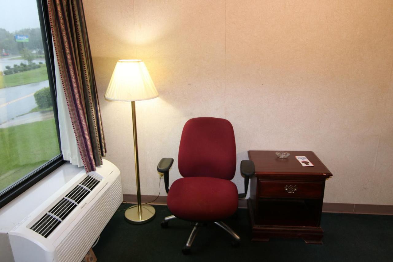 Kershaw Motel — photo 12