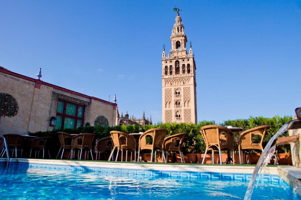 Dónde dormir en Sevilla, mejores hoteles baratos piscina
