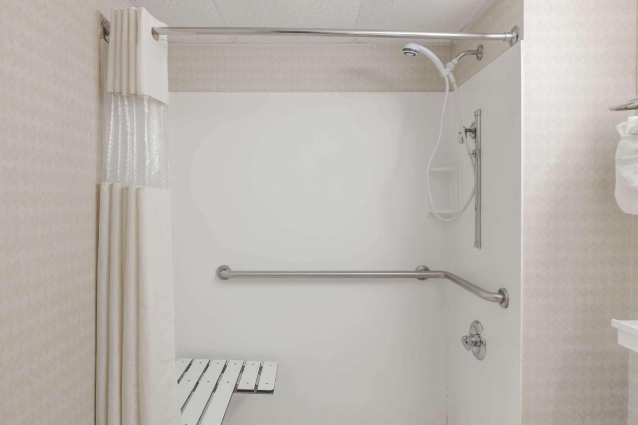 Traveler Inn & Suites — photo 15