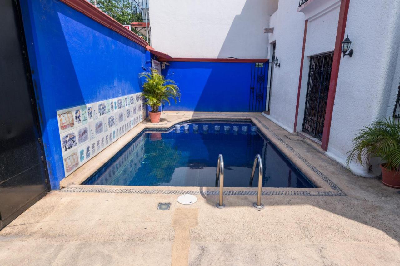 Hotel Isis photo