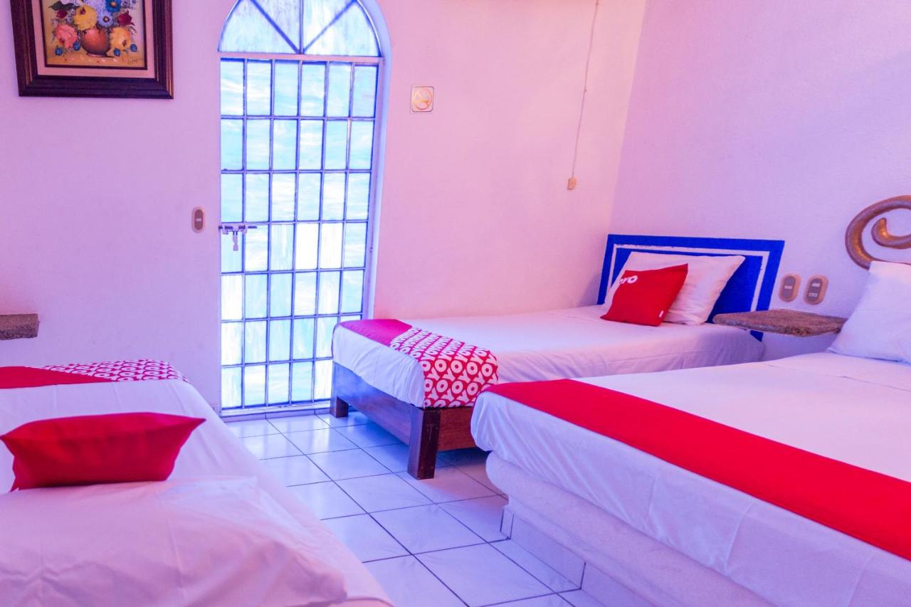 Hotel Isis photo