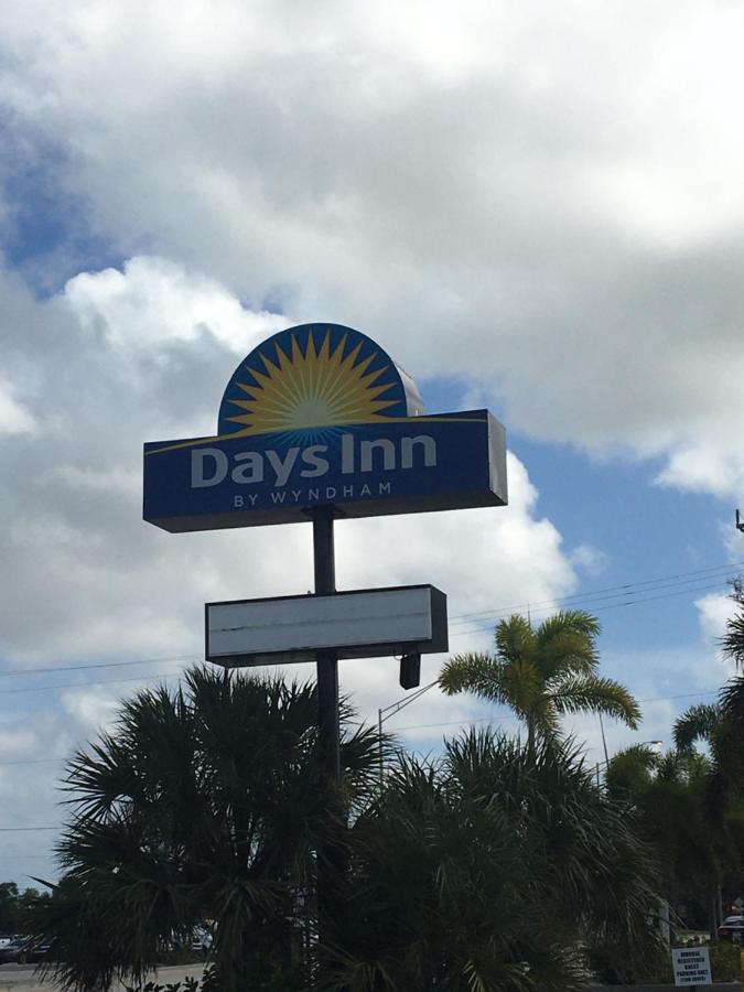 Days Inn by Wyndham Stuart