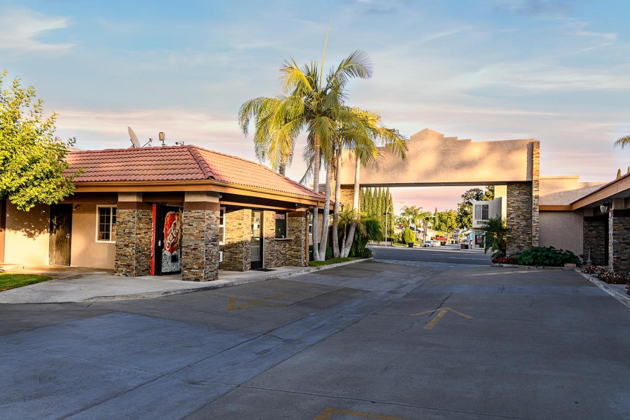 Hyland Inn Brea — photo 8