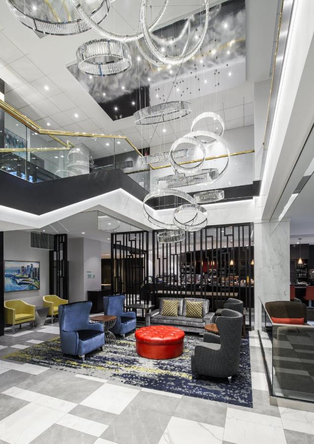 Holiday Inn Vancouver Downtown & Suites, an IHG Hotel photo