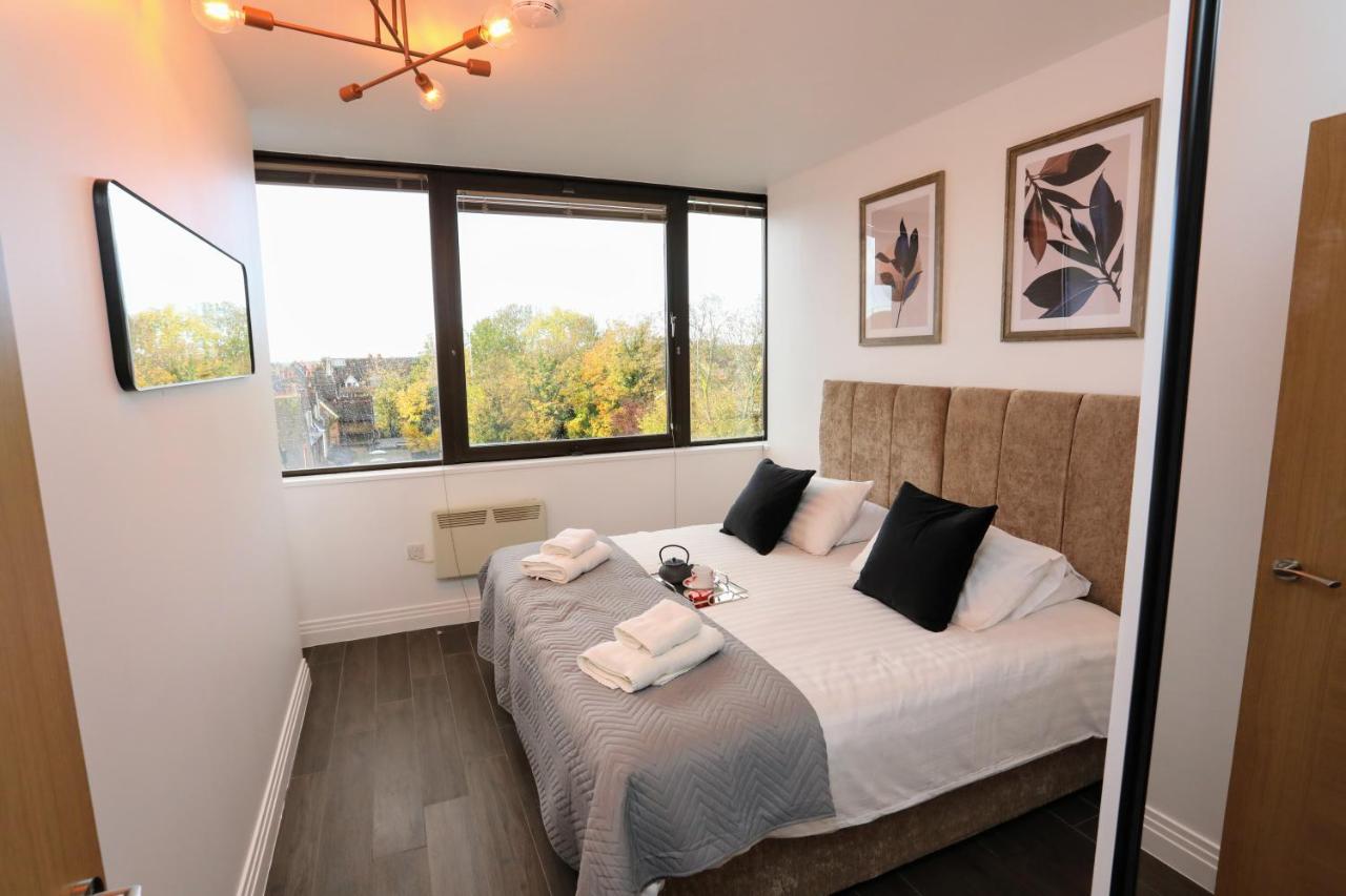 Aisiki Living at Upton Rd, Multiple 1, 2, or 3 Bedroom Apartments, King or Twin beds with FREE WIFI and FREE PARKING photo