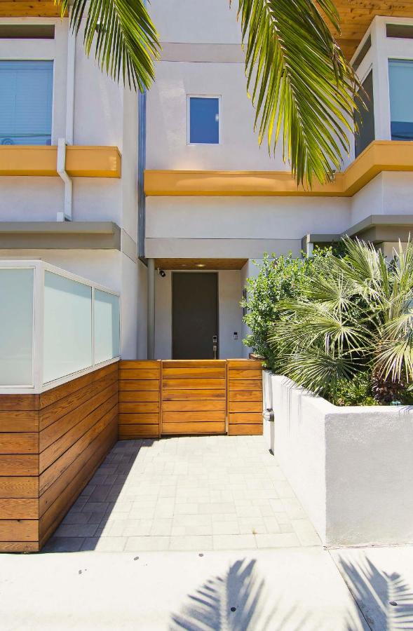 Hollywood’s Suite - 5