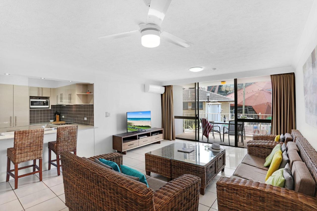 Breakers North Absolute Beachfront Apartments photo