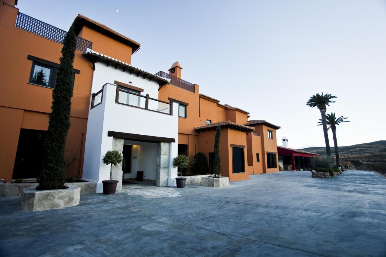 Hotel & Winery Señorío de Nevada, Villamena – Prezzi ...