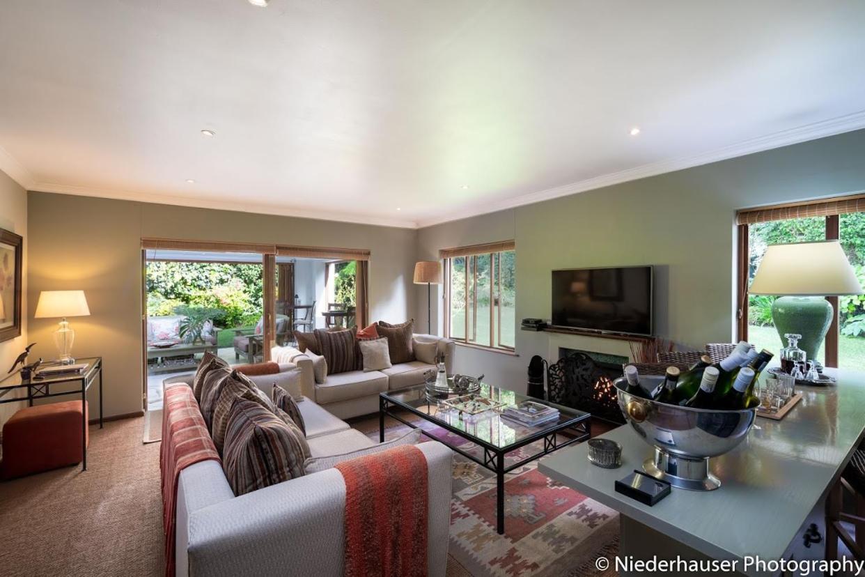 Fernwood Manor Boutique Guest House - 3