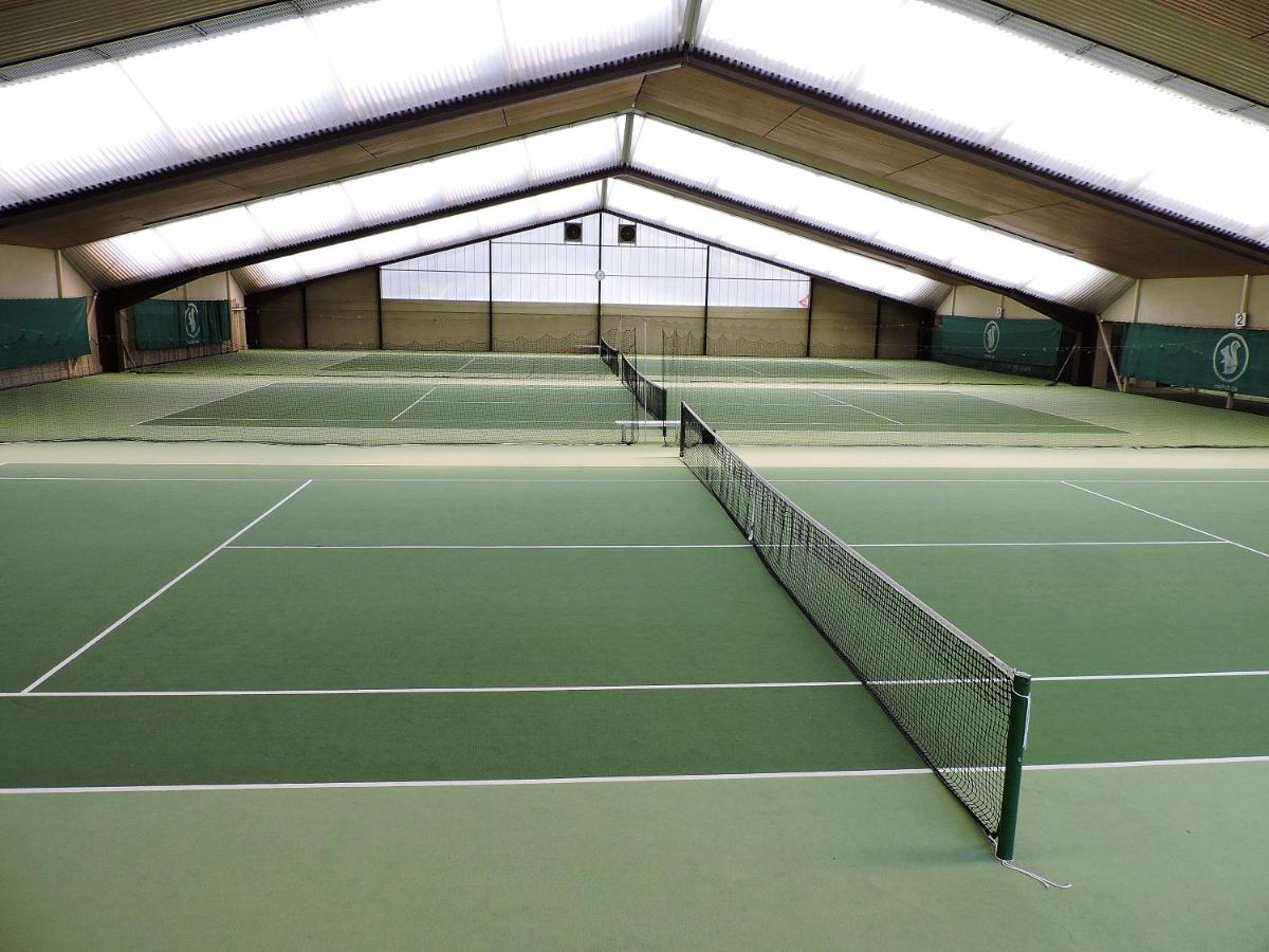 Tennis court: Parkhotel Rothof